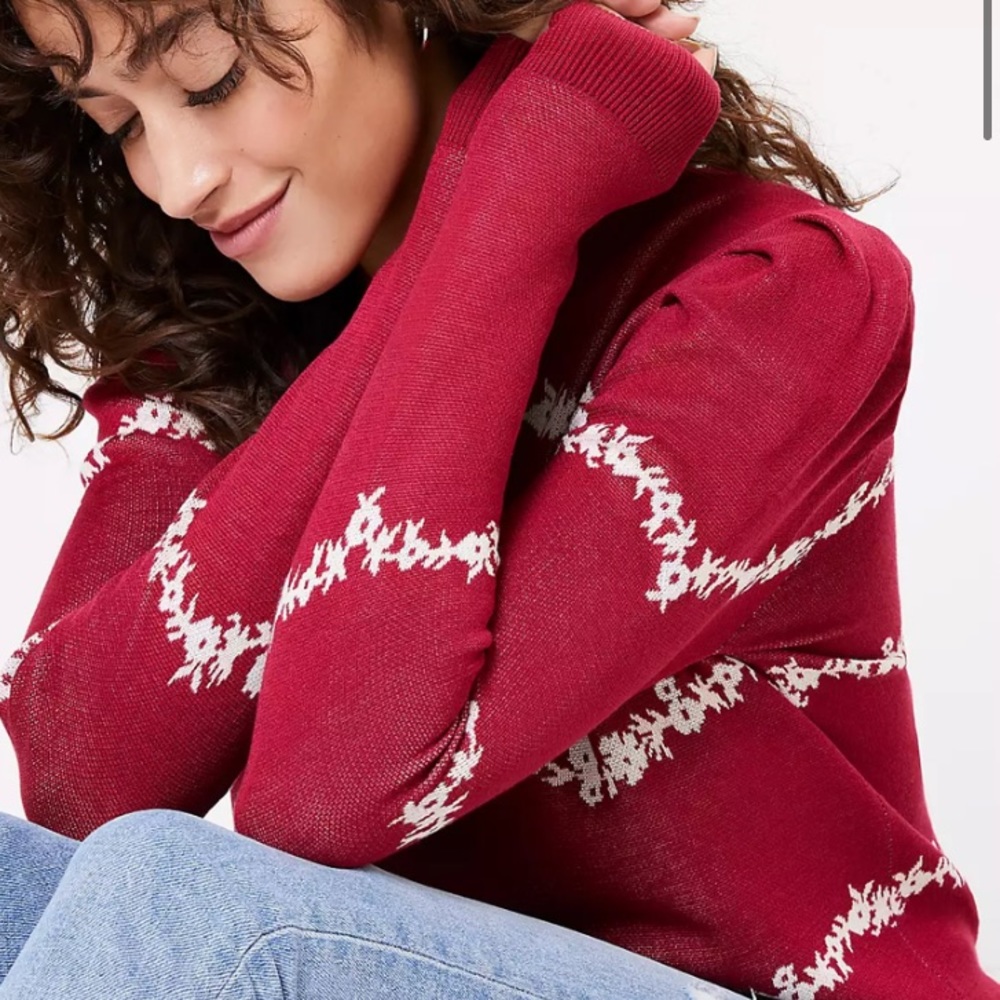 Loft….red sweater/flowers, Medium, long sleeves🌹 (2)